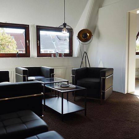 Unique: Geraeumig - Bhf-Nah - Parkplatz - Netflix Apartment Bremen Exterior photo